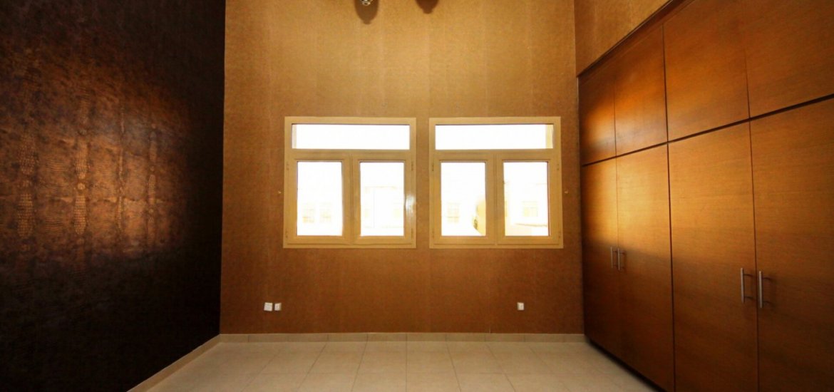 Купить виллу в Al Raha Golf Gardens, Abu Dhabi, ОАЭ 5 спален, 650м2 № 1436 - фото 2