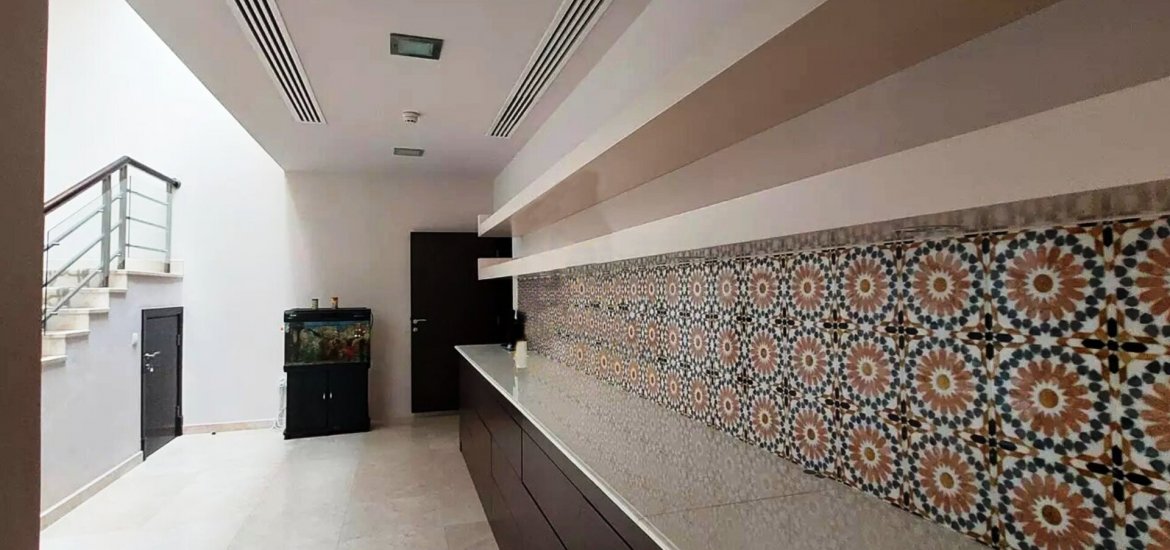 Villa for sale in Al Maqtaa, Abu Dhabi, UAE 5 bedrooms, 657 sq.m. No. 403 - photo 1
