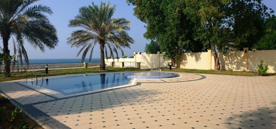 Villa for sale in Marina Village, Abu Dhabi, UAE 5 bedrooms, 1858 sq.m. No. 969 - photo 7