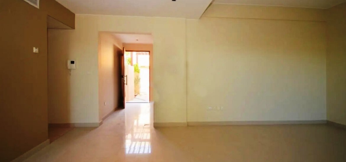 Townhouse for sale in Al Raha Gardens, Abu Dhabi, UAE 3 bedrooms, 255 sq.m. No. 1173 - photo 2