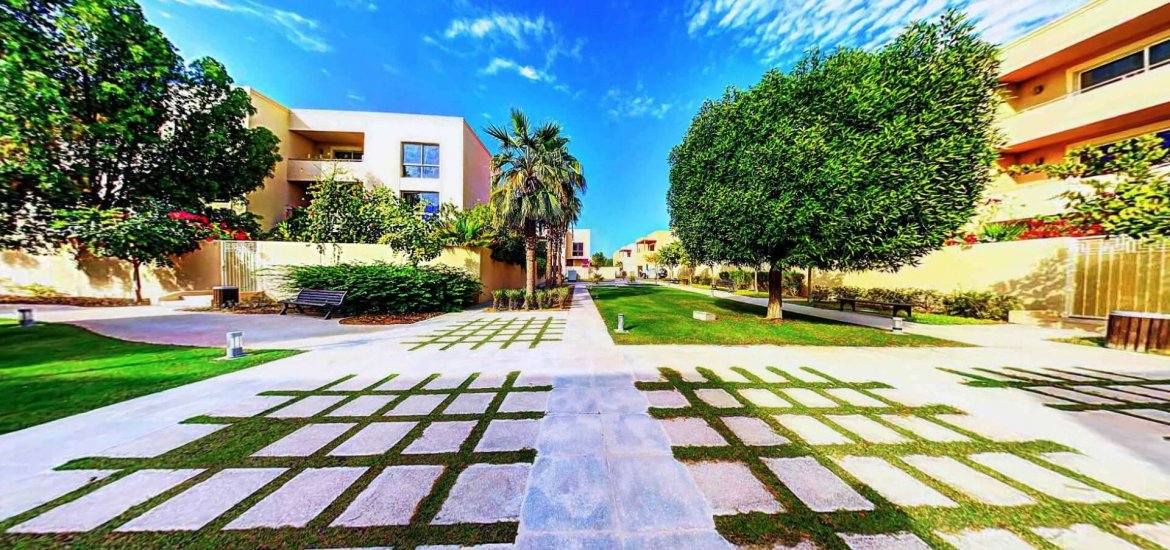 Townhouse for sale in Al Raha Gardens, Abu Dhabi, UAE 4 bedrooms, 255 sq.m. No. 1206 - photo 6
