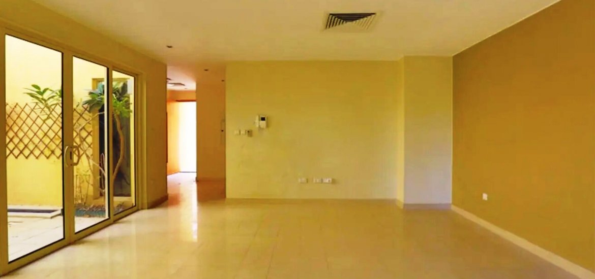 Townhouse for sale in Al Raha Gardens, Abu Dhabi, UAE 3 bedrooms, 200 sq.m. No. 1205 - photo 1