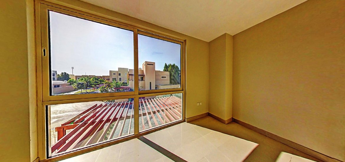 Villa for sale in Al Raha Gardens, Abu Dhabi, UAE 5 bedrooms, 389 sq.m. No. 1157 - photo 4