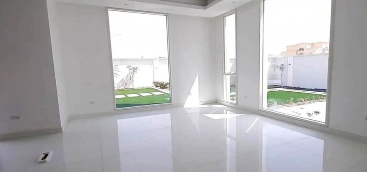 Villa for sale in Khalifa City, Abu Dhabi, UAE 5 bedrooms, 975 sq.m. No. 1393 - photo 1