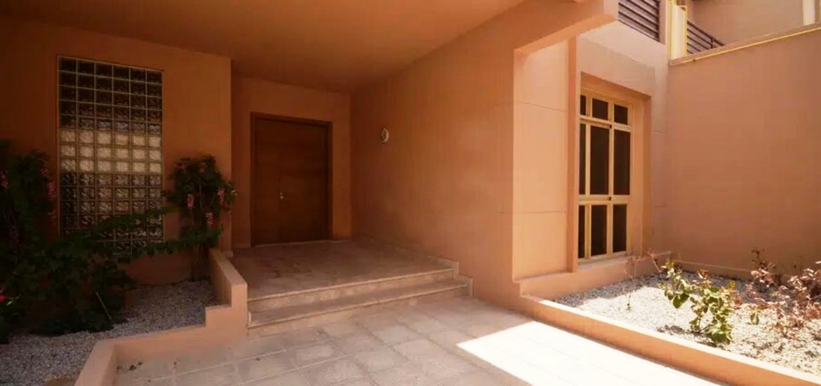 Townhouse for sale in Al Raha Golf Gardens, Abu Dhabi, UAE 4 bedrooms, 342 sq.m. No. 1426 - photo 8