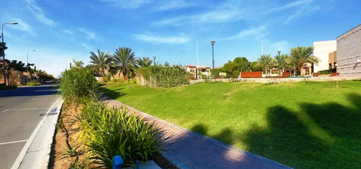 Villa for sale in Al Raha Golf Gardens, Abu Dhabi, UAE 5 bedrooms, 506 sq.m. No. 1437 - photo 6
