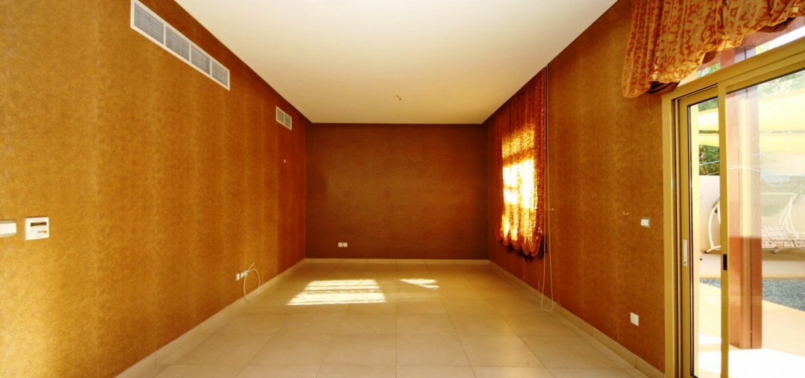Villa for sale in Al Raha Golf Gardens, Abu Dhabi, UAE 5 bedrooms, 650 sq.m. No. 1436 - photo 4