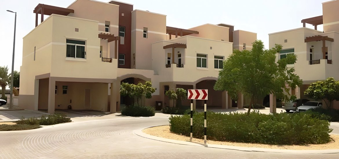 Townhouse for sale in Al Ghadeer, Abu Dhabi, UAE 2 bedrooms, 110 sq.m. No. 1572 - photo 9